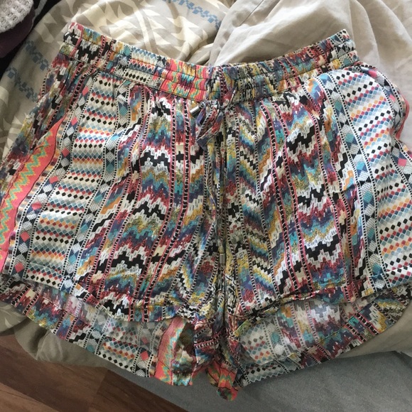 Patterned Shorts - Picture 1 of 4